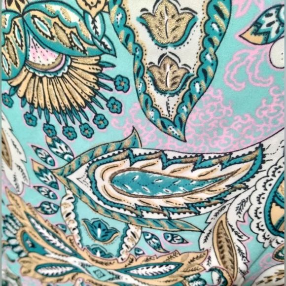 Sold. NWOT HARLOW & ROSE Size M  Shift Dress with Halter Neck Sleeveless. - Picture 5 of 6